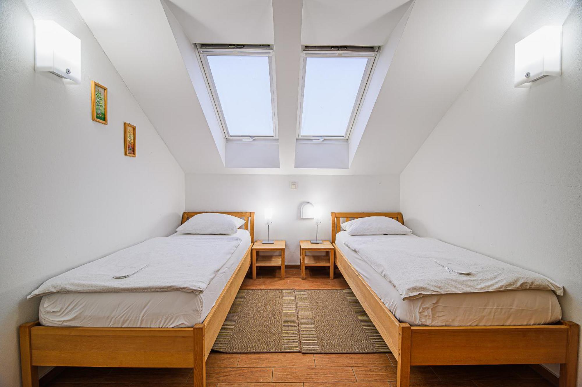 Apartments Maleric With Indoor Pool And Wellness Dragatuš Buitenkant foto