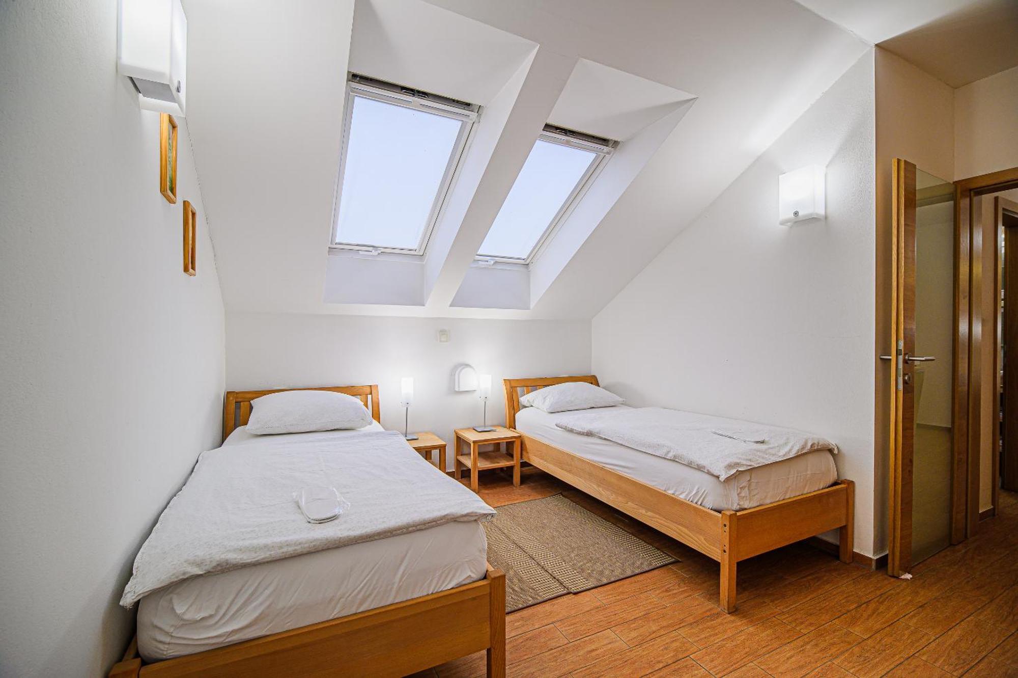 Apartments Maleric With Indoor Pool And Wellness Dragatuš Kamer foto