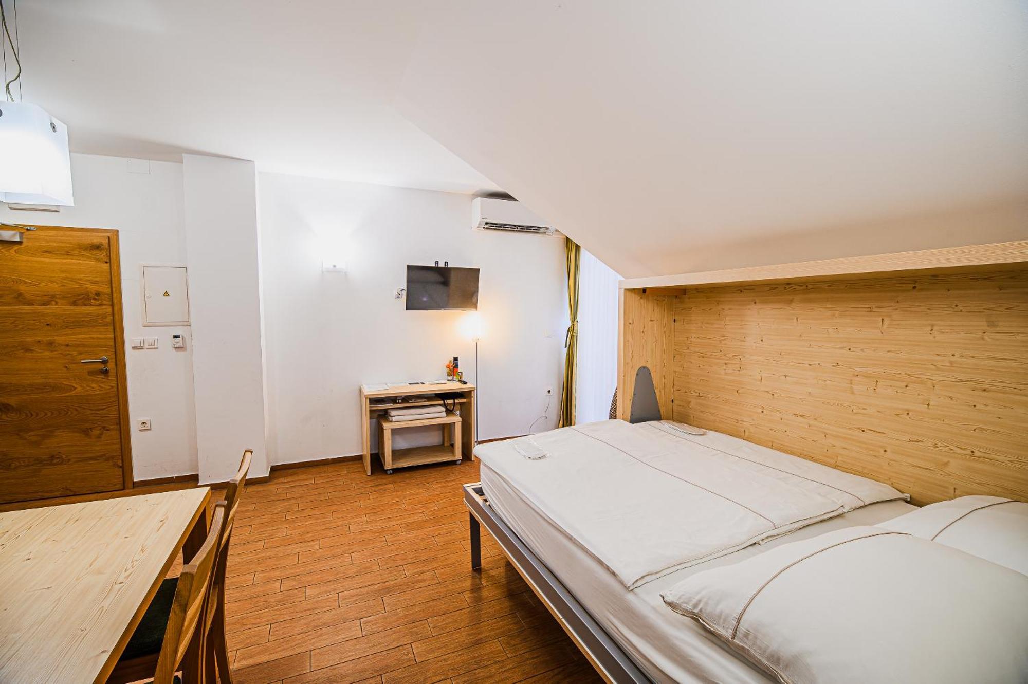 Apartments Maleric With Indoor Pool And Wellness Dragatuš Kamer foto