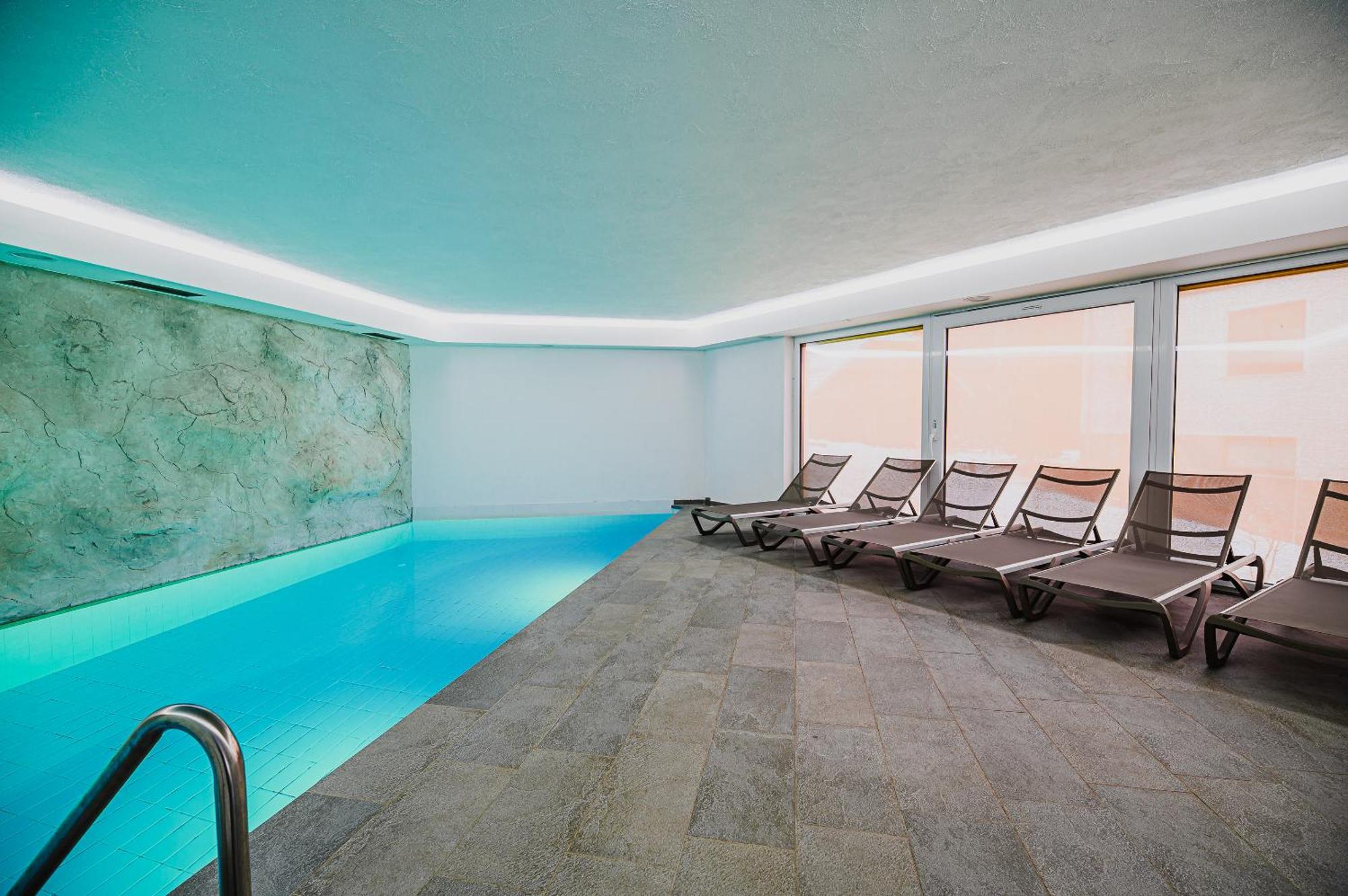 Apartments Maleric With Indoor Pool And Wellness Dragatuš Buitenkant foto