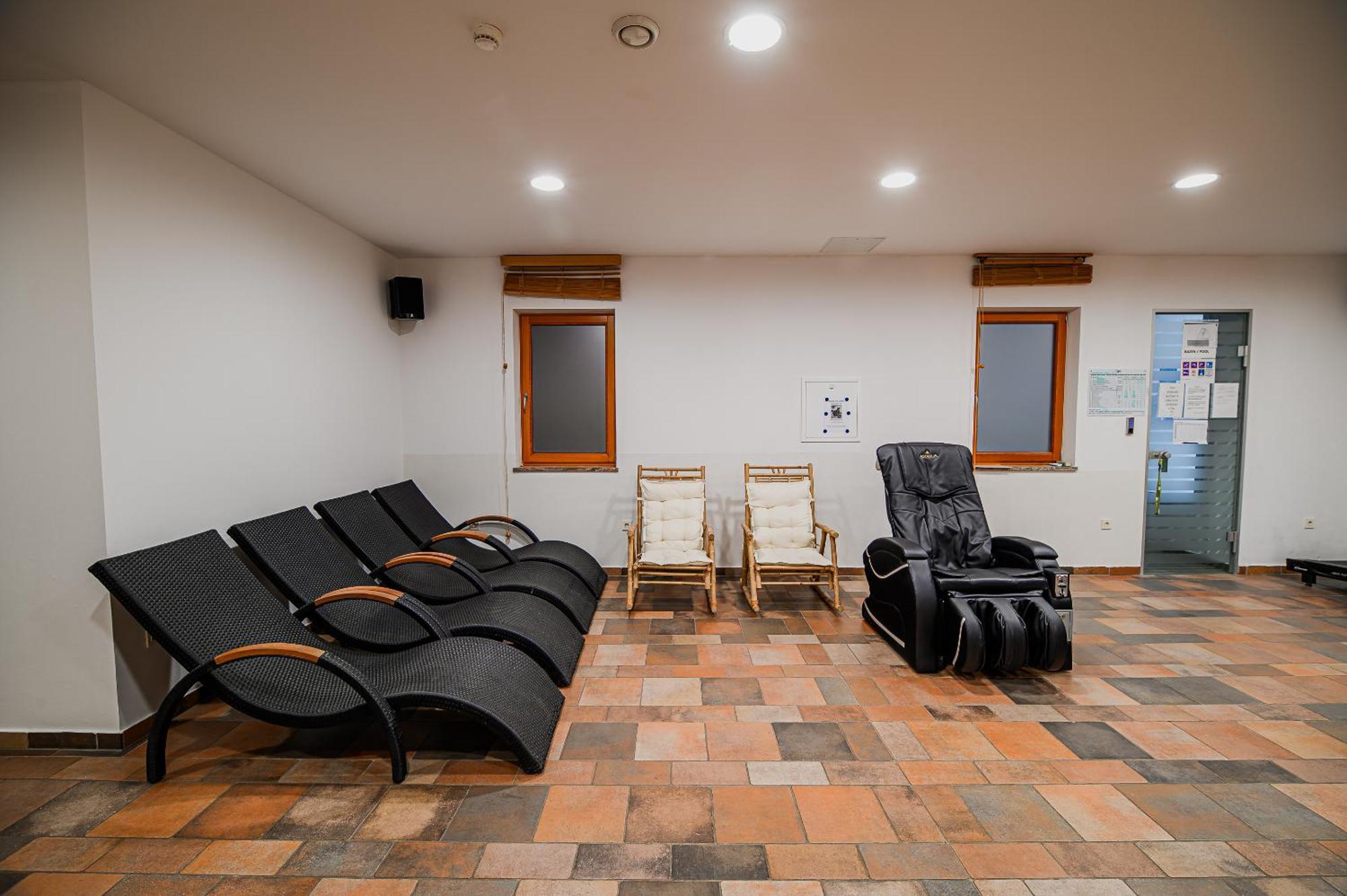 Apartments Maleric With Indoor Pool And Wellness Dragatuš Buitenkant foto