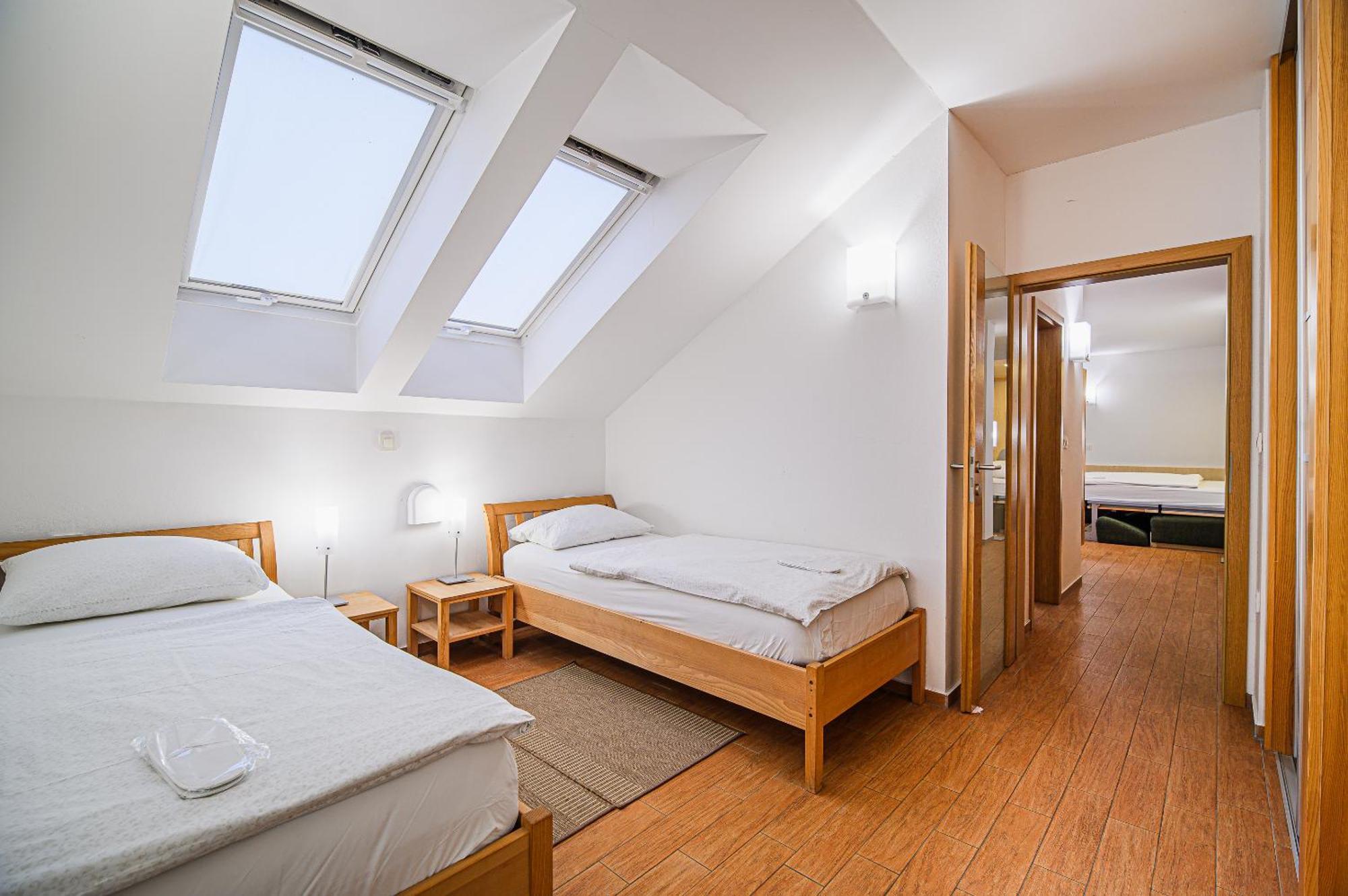 Apartments Maleric With Indoor Pool And Wellness Dragatuš Kamer foto