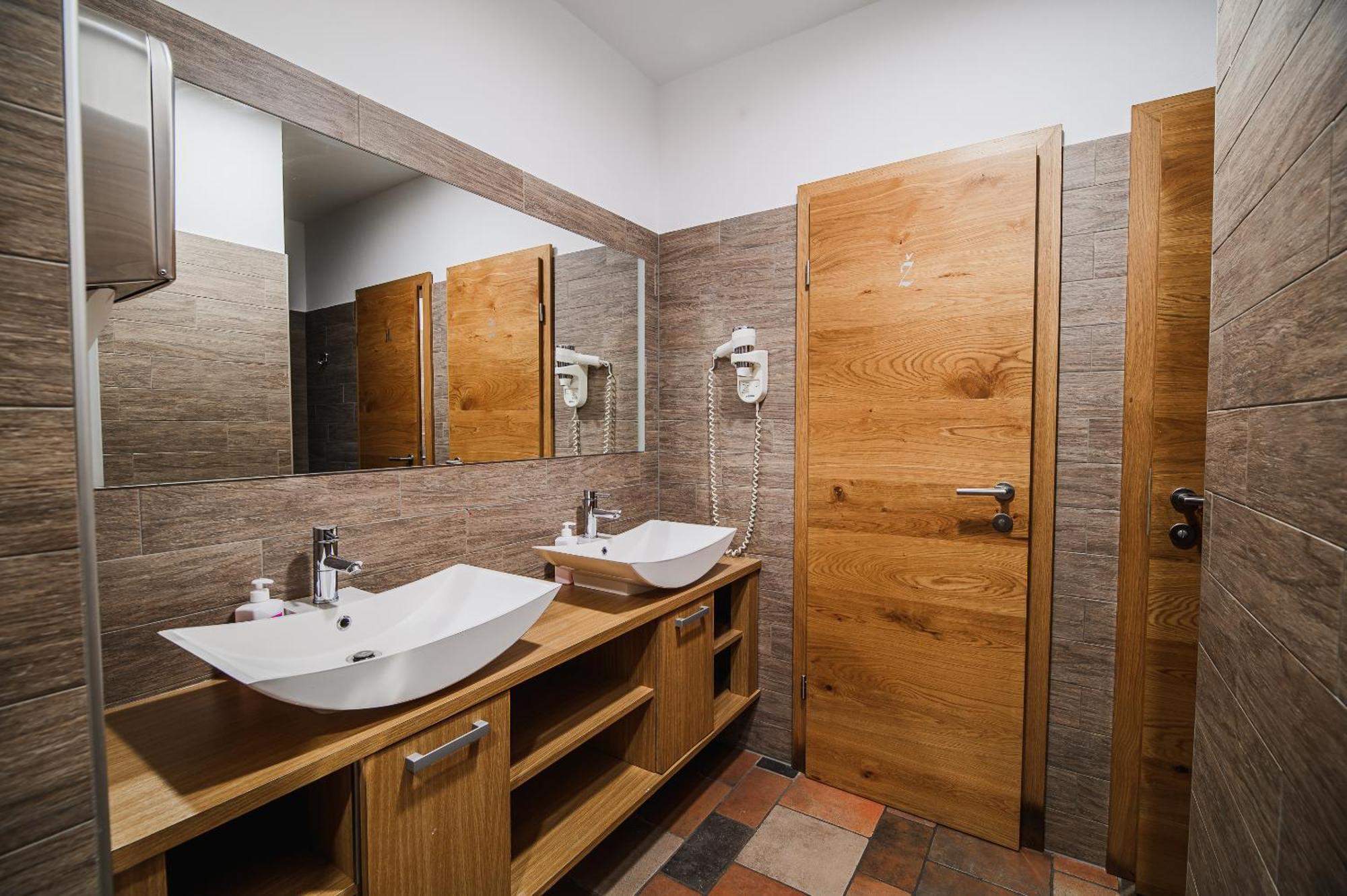 Apartments Maleric With Indoor Pool And Wellness Dragatuš Buitenkant foto