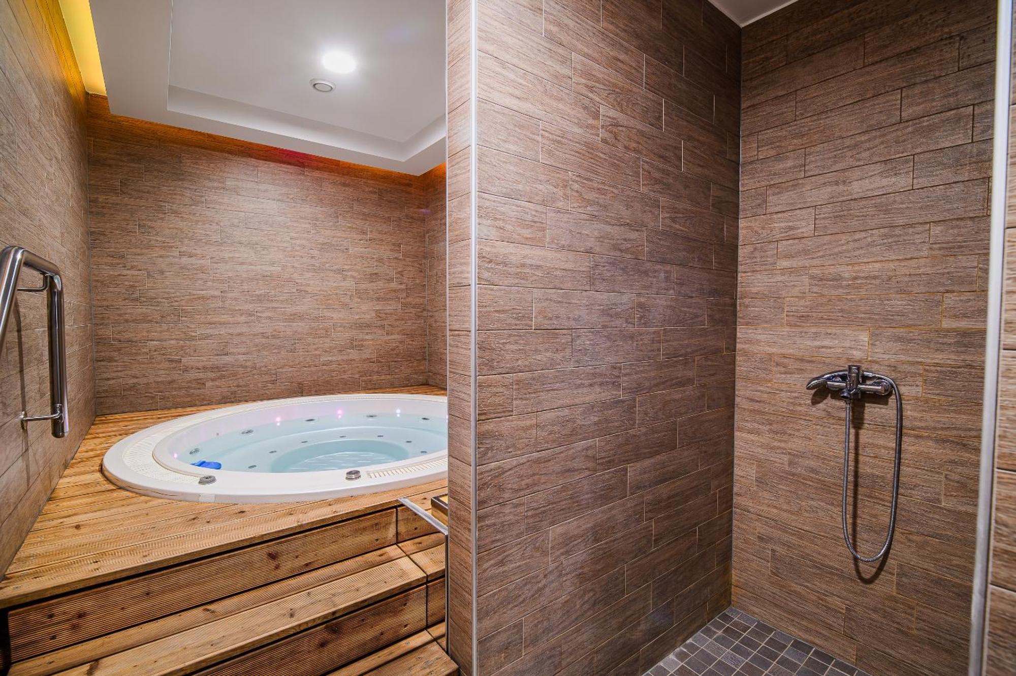 Apartments Maleric With Indoor Pool And Wellness Dragatuš Buitenkant foto